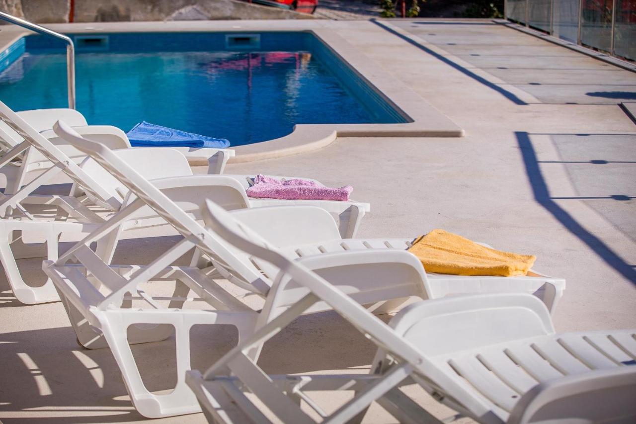 Apartments Emil لوكفا روجوزنيكا المظهر الخارجي الصورة