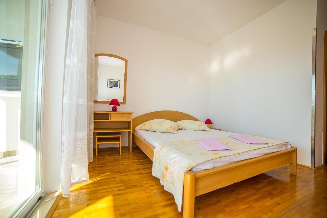 Apartments Emil لوكفا روجوزنيكا المظهر الخارجي الصورة