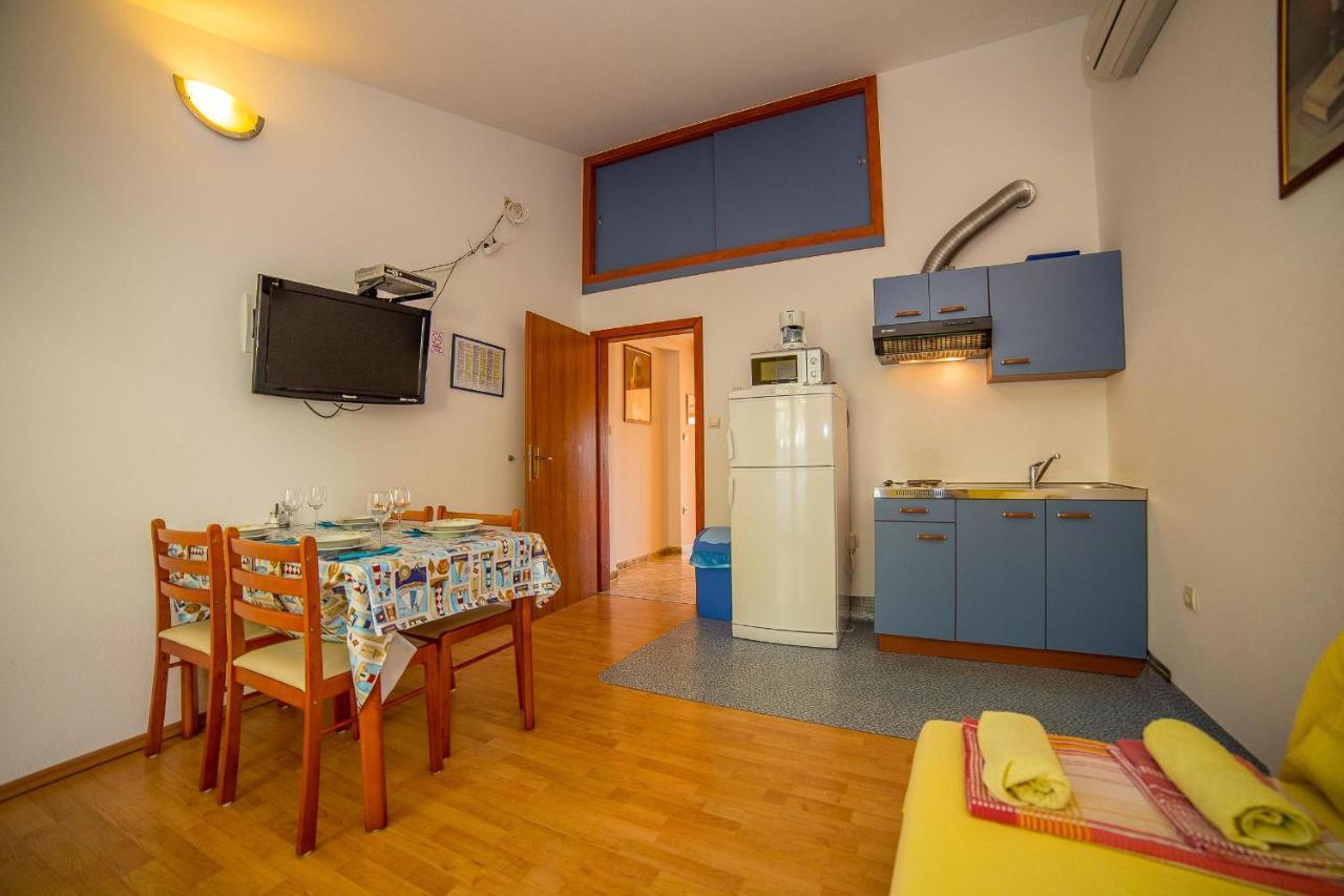 Apartments Emil لوكفا روجوزنيكا المظهر الخارجي الصورة