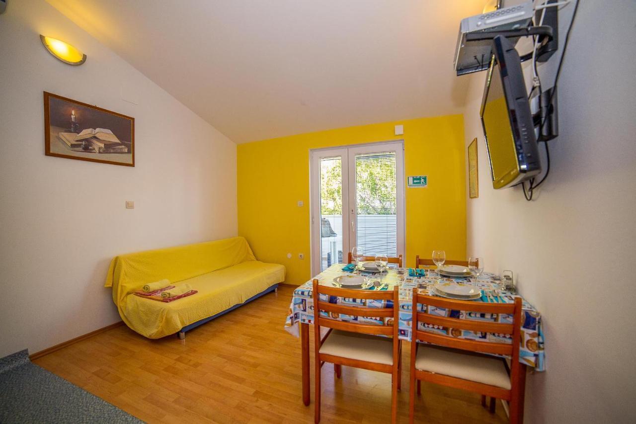 Apartments Emil لوكفا روجوزنيكا المظهر الخارجي الصورة