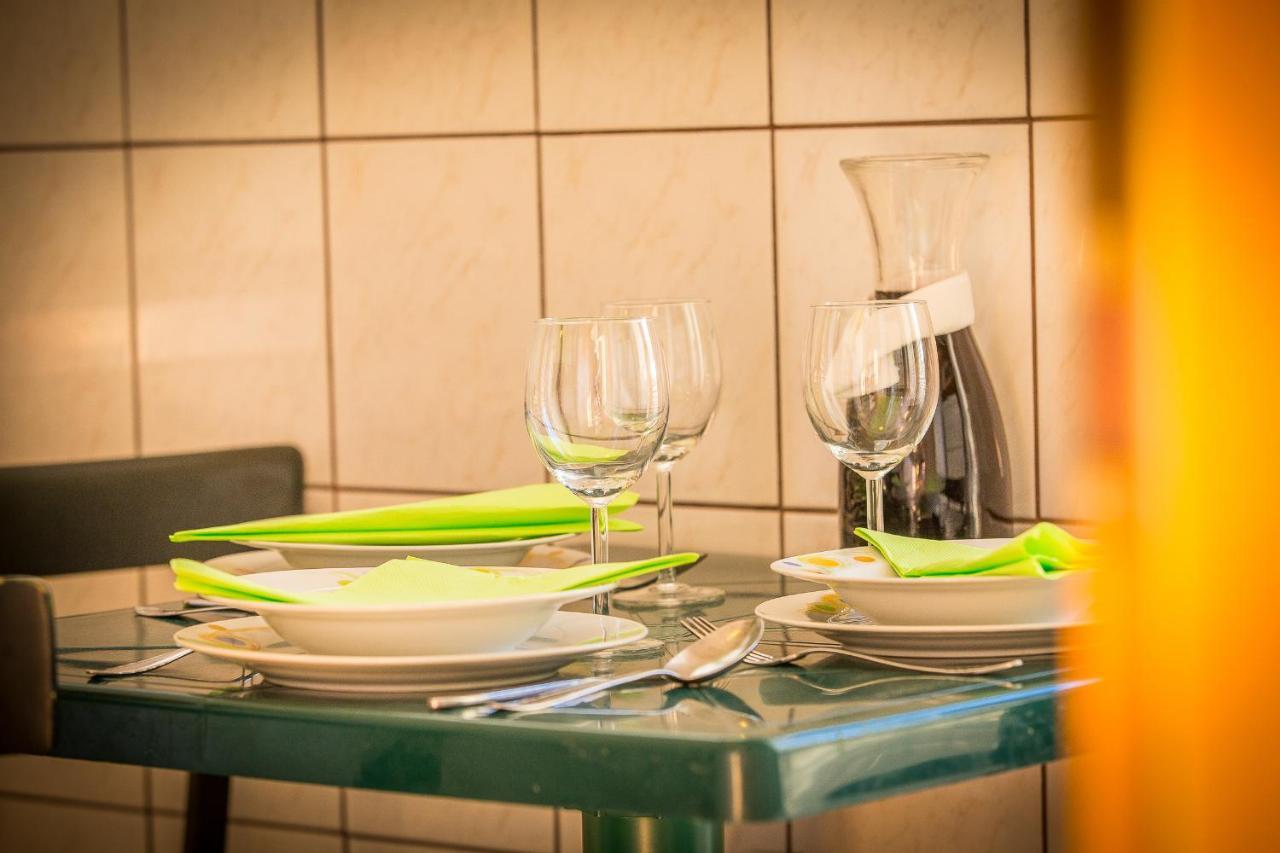 Apartments Emil لوكفا روجوزنيكا المظهر الخارجي الصورة